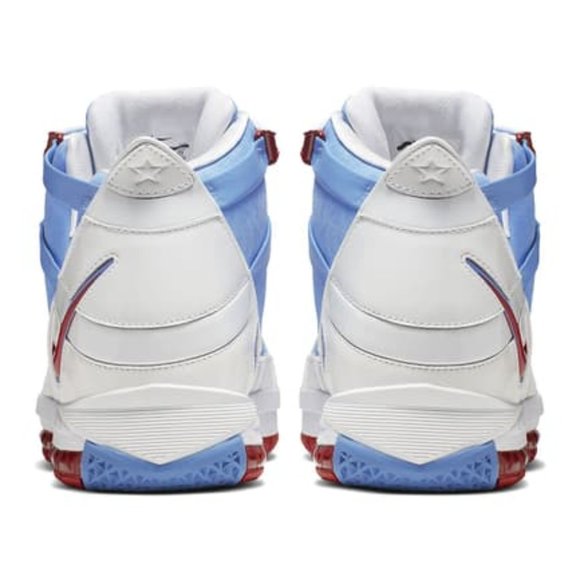 NWT NIKE Zoom LeBron 3 QS Sneaker main image 3